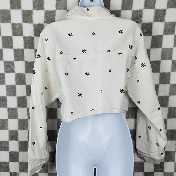Angel Kiss daisy jean jacket crop denim L Large white daisy flower embroidered - Picture 4 of 7